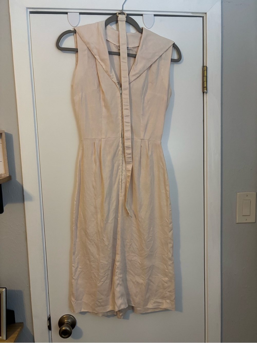 Vintage 1950’s/60’s Gildan New York Cream Sleeveless Tie-Neck Midi Dress